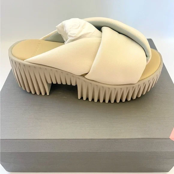 Free People 4CCCCEES Plia Anda Ivory Leather Sandals Slides Size EU 37 US 6.5 - Picture 2 of 11